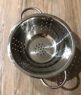 Дуршлаг нержавеющая сталь, 28 см, 3.5 л, на ножке, Vetta, Классика, 812-058 - фото 1 от пользователя