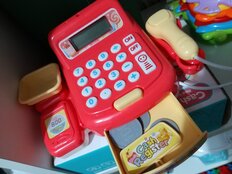 Игрушка детская Кассовый аппарат, свет, звук, с аксессуарами, на батарейках, пластик, A1379686M-B, красная - фото 4 от пользователя