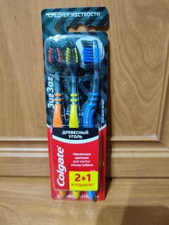 Зубная щетка Colgate, Зигзаг, средней жесткости, 3 шт, Древесный уголь - фото 9 от пользователя