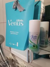 Набор подарочный для женщин, Gillette, Venus, станок Venus + 1сменная кассета + Gillette Satin Care гель для бритья 75мл - фото 4 от пользователя