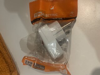 Вилка угловая, с заземлением, 16 А, IP20, 250 В, с выключателем, белая, TDM Electric, SQ1806-0009 - фото 3 от пользователя