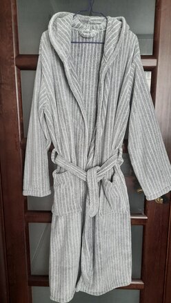 Халат унисекс, махровый, 100% полиэстер, серый, L, 48-50, 113х60х50 см, А160094 - фото 1 от пользователя