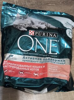 Корм для животных Purina, One, 200 г, для стерилизованных кошек и кастрированных котов, лосось, пшеница, 0042014101 - фото 1 от пользователя