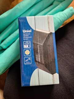 Фонарь садовый Uniel, Newyork USL-F-154/PT120, на солнечной батарее, настенный, пластик, 3.2х6.3 см, теплый белый свет, черный - фото 2 от пользователя