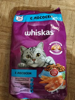 Корм для животных Whiskas, 1900 г, для взрослых кошек 1+, сухой, лосось, подушечки с паштетом, пакет - фото 1 от пользователя