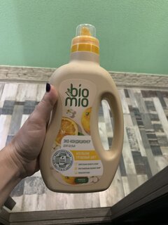 Кондиционер для белья BioMio, 0.8 л, Апельсин и грушевый цвет, Экологичный, концентрат - фото 2 от пользователя