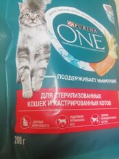 Корм для животных Purina, One, 200 г, для стерилизованных кошек и кастрированных котов, лосось, пшеница, 0042014101 - фото 3 от пользователя