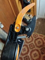 Секатор для веток Fiskars PowerGear X UPX86 1023624 с телескопическими ручками - фото 1 от пользователя