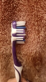 Зубная щетка Oral-B, PRO3D White Отбеливание, средней жесткости, взрослая, 40, в ассортименте - фото 2 от пользователя