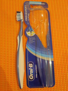 Зубная щетка Oral-B, Pro-Expert Clean Black, средней жесткости, взрослая, 35, 0051023091 - фото 2 от пользователя