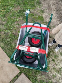 Тачка строительная двухколесная, сталь, 250 кг, 110 л, 0.8 мм, втулка D20 мм, PR 6.00х6, Скорпион - фото 3 от пользователя