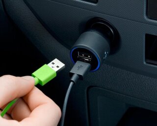 Автомобильное зарядное устройство Red Line, AC-22, USB + Type-C, в прикуриватель, 3 А, черное, УТ000037588 - фото 1 от пользователя