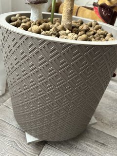 Горшок для цветов пластик, 24 л, 38х36 см, с вставкой, французcкий серый, Idea, Этна, М 3185 - фото 1 от пользователя