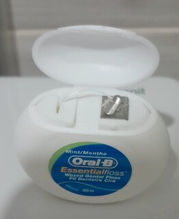 Зубная нить Oral-B, Essential floss мятная - фото 1 от пользователя