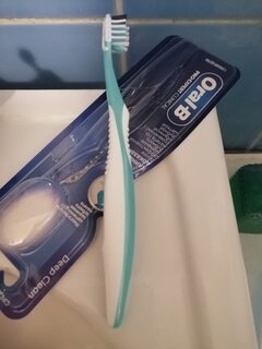 Зубная щетка Oral-B, Pro-Expert Clinical Глубокое очищение, средней жесткости, взрослая, 35, в ассортименте - фото 3 от пользователя