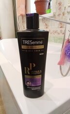 Шампунь TRESemme, Repair and Protect с биотином, для сухих и поврежденных волос, 400 мл - фото 2 от пользователя