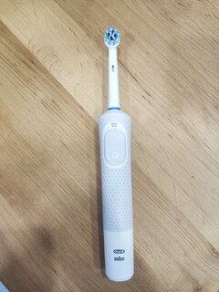 Зубная щетка электрическая, Oral-B, Vitality Pro, стандартная, тип 3708, D103.413.3, White - фото 1 от пользователя