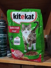 Корм для животных Kitekat, 800 г, для взрослых кошек, сухой, мясной пир, пакет, 10132140 - фото 1 от пользователя