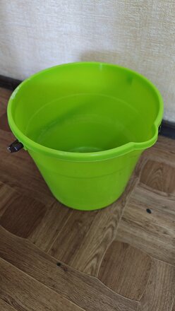 Ведро пластик, 10 л, салатовое, хозяйственное, со сливом, Sparkplast, IS40006/1 - фото 6 от пользователя