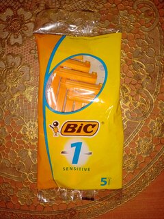 Станок для бритья Bic, Classic для чувствительной кожи, для мужчин, 1, 5 шт, одноразовые, 838521 - фото 1 от пользователя